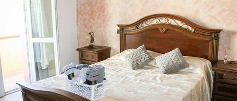 2 dormitorios, escritorio, wifi y ropa de cama