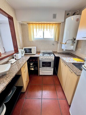 Microwave, oven