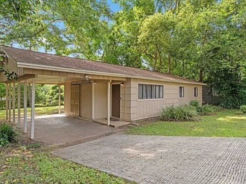 Cozy 3-bedroom house walking distance to FSU/Doak