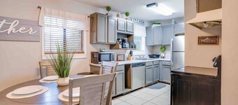 Delightful 3-bedroom house walking distance to FSU/Doak