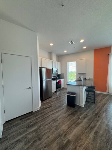 Leander Place for work and relax