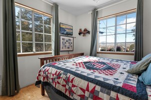 Iron/ironing board, free WiFi