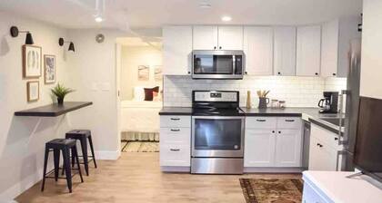 Superb apartment with charming Evansville, AC & Modern Amenities