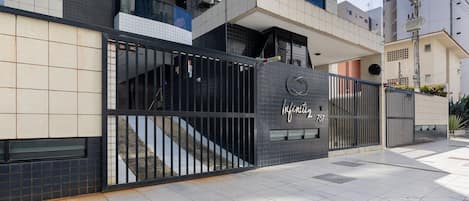 Basic Apartment | Exterior detail