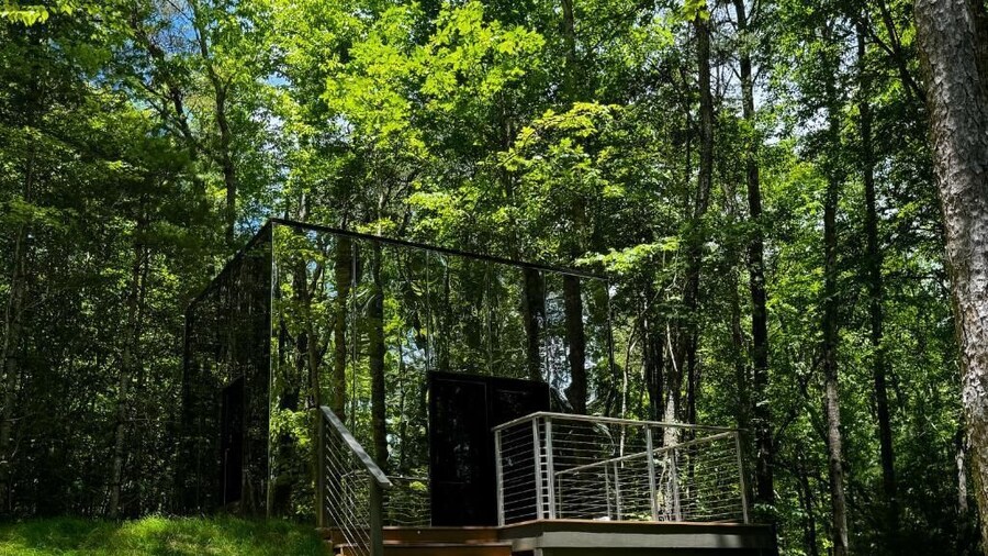 Mirror Cabin - Looking Glass