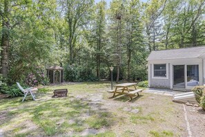 Outdoor dining - Charming Sandwich Cape Home - Short Drive to Beach & Boardwalk (Sandwich)