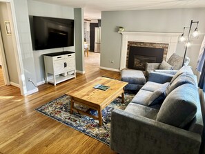 Smart TV, fireplace