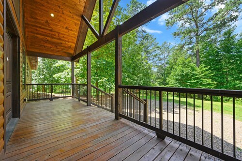 Majestic High - Cabin for 17