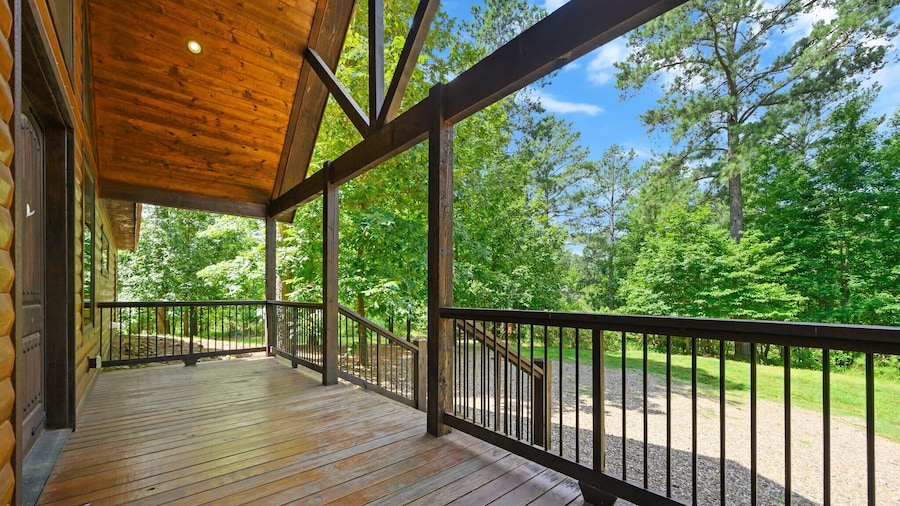 Majestic High - Cabin for 17