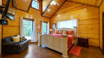 Cabin, Multiple Beds, Hot Tub, Mountain View (Majestic High) | 3 bedrooms, individually decorated, individually furnished, bed sheets