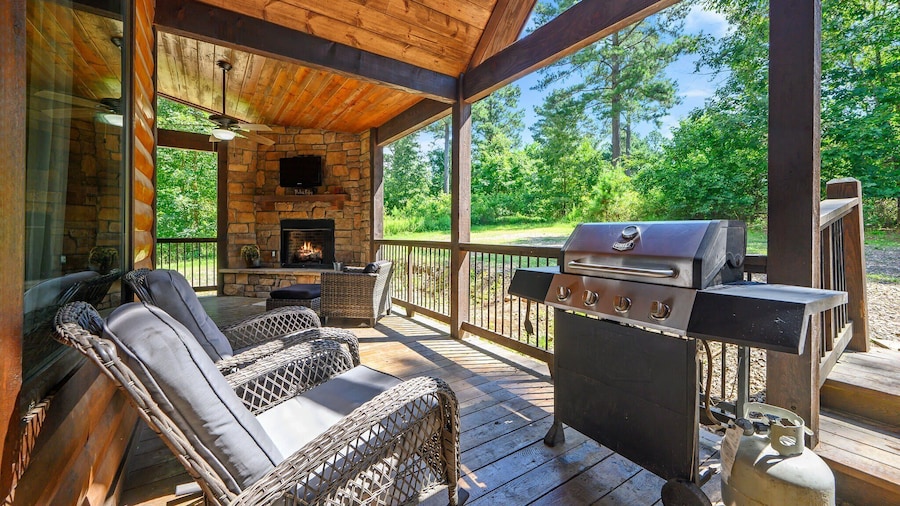 Majestic High - Cabin for 17