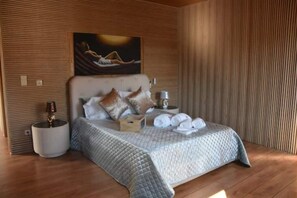 1 bedroom, WiFi - Pearl Room with private bathroom (Folhadosa)