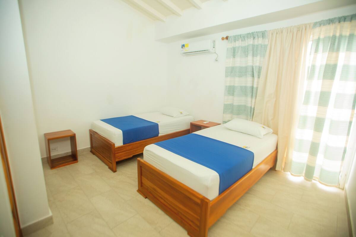 Standard Twin Room | Free WiFi