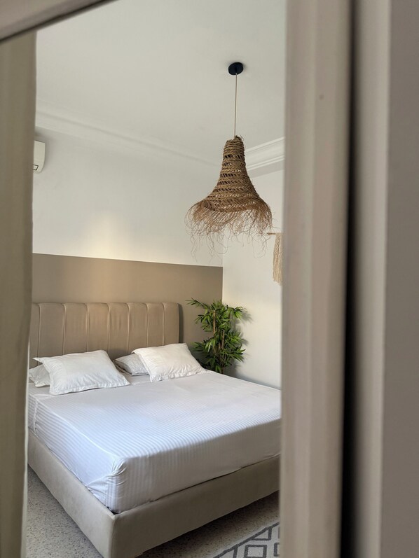 1 chambre, fer et planche à repasser, accès Internet, draps fournis