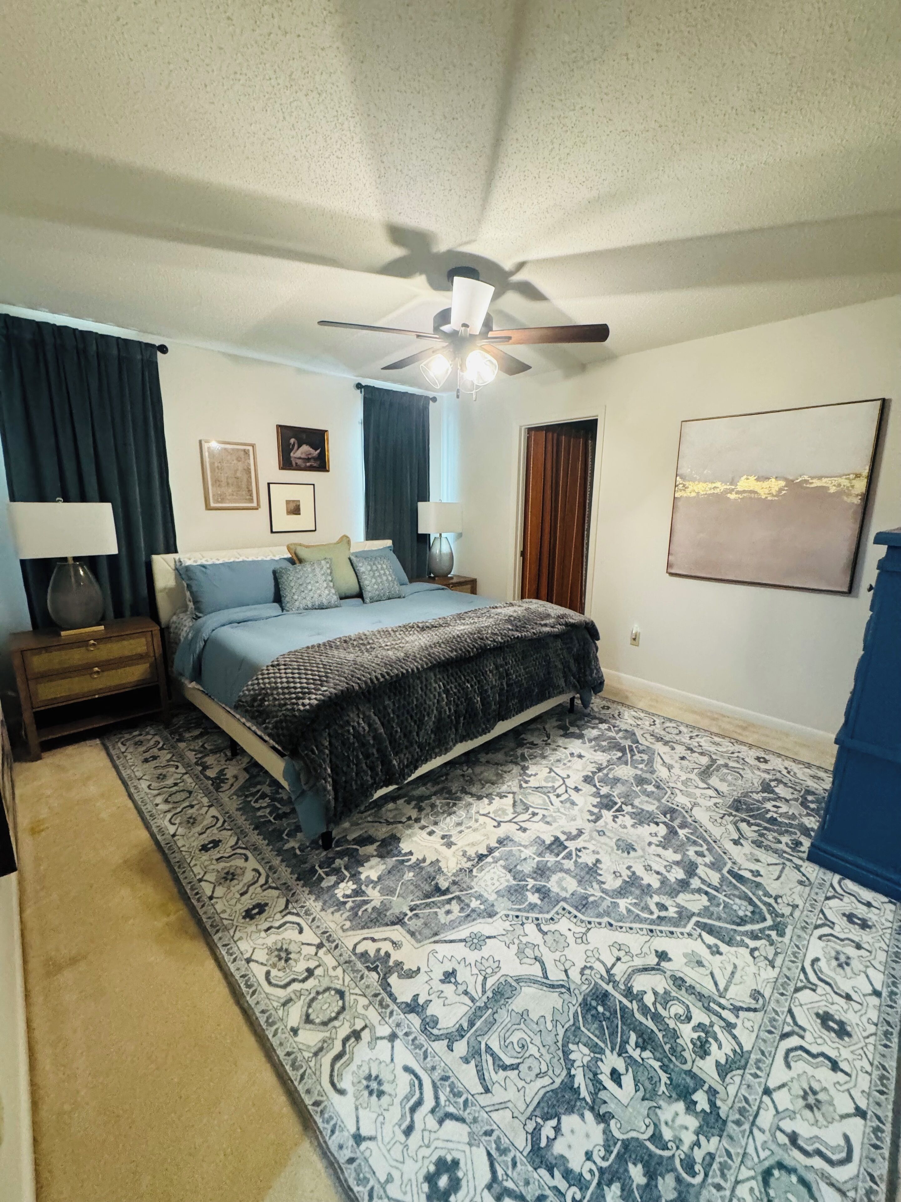 3 室のベッドルーム、アイロン / アイロン台、WiFi、ベッドシーツ