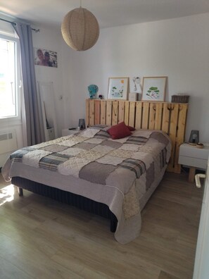 5 chambres, fer et planche à repasser, accès Internet