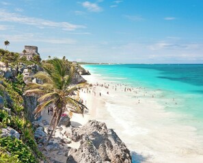 Sun-loungers, beach towels - Invisible Loft Experience – Luxury 1BR Villa near Holistika, Tulum (Tulum)