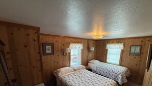 3 bedrooms, internet, bed sheets