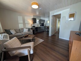 Suite, patio, vistas a la playa | Zona de estar