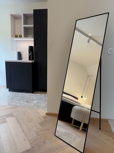 Special nine individually designed suites and rooms, flexible breakfast