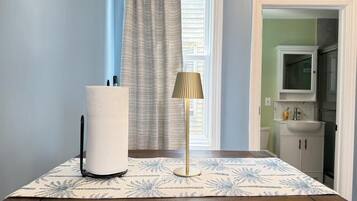 Shower, hair dryer, bidet, towels