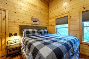 小屋, 多張床, 熱水浴缸, 山景 (Summer Moon Lodge) | 2 間睡房、獨特設計、獨特裝修、床單