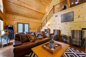 Cabin, Multiple Beds, Hot Tub, Mountain View (Summer Moon Lodge) | Living area | 41-inch flat-screen TV with digital channels - Summer Moon Lodge - For 8ppl (Broken Bow)