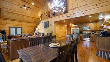 Cabin, Multiple Beds, Hot Tub, Mountain View (Summer Moon Lodge) | Interior