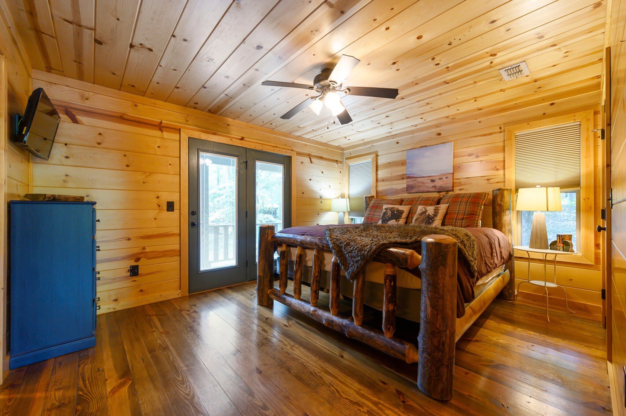 Cabin, Multiple Beds, Hot Tub, Mountain View (Summer Moon Lodge) | 2 bedrooms, individually decorated, individually furnished, bed sheets