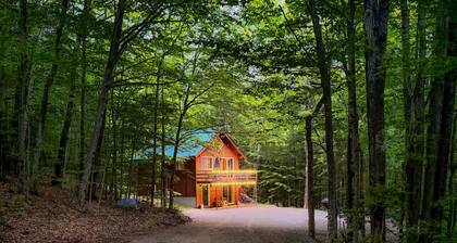 Rustic Luxe w/ Creek & Privacy