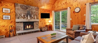 Rustic Luxe w/ Creek & Privacy