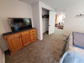 4 bedrooms, WiFi, bed sheets
