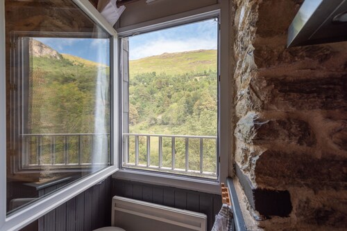 Charming, functional apartment, ground floor, 10min from the Gourette ski resort