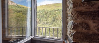 Charming, functional apartment, ground floor, 10min from the Gourette ski resort