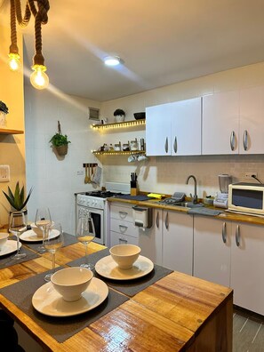 Microwave, oven, stovetop, coffee/tea maker