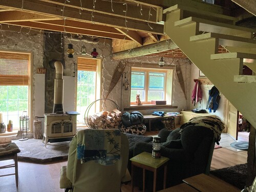 Delightful cordwood cabin -Westmore near Burke Mtn, Lake Willoughby - Jay Peak.