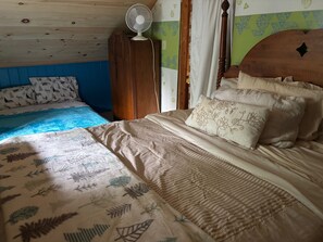 2 bedrooms, bed sheets