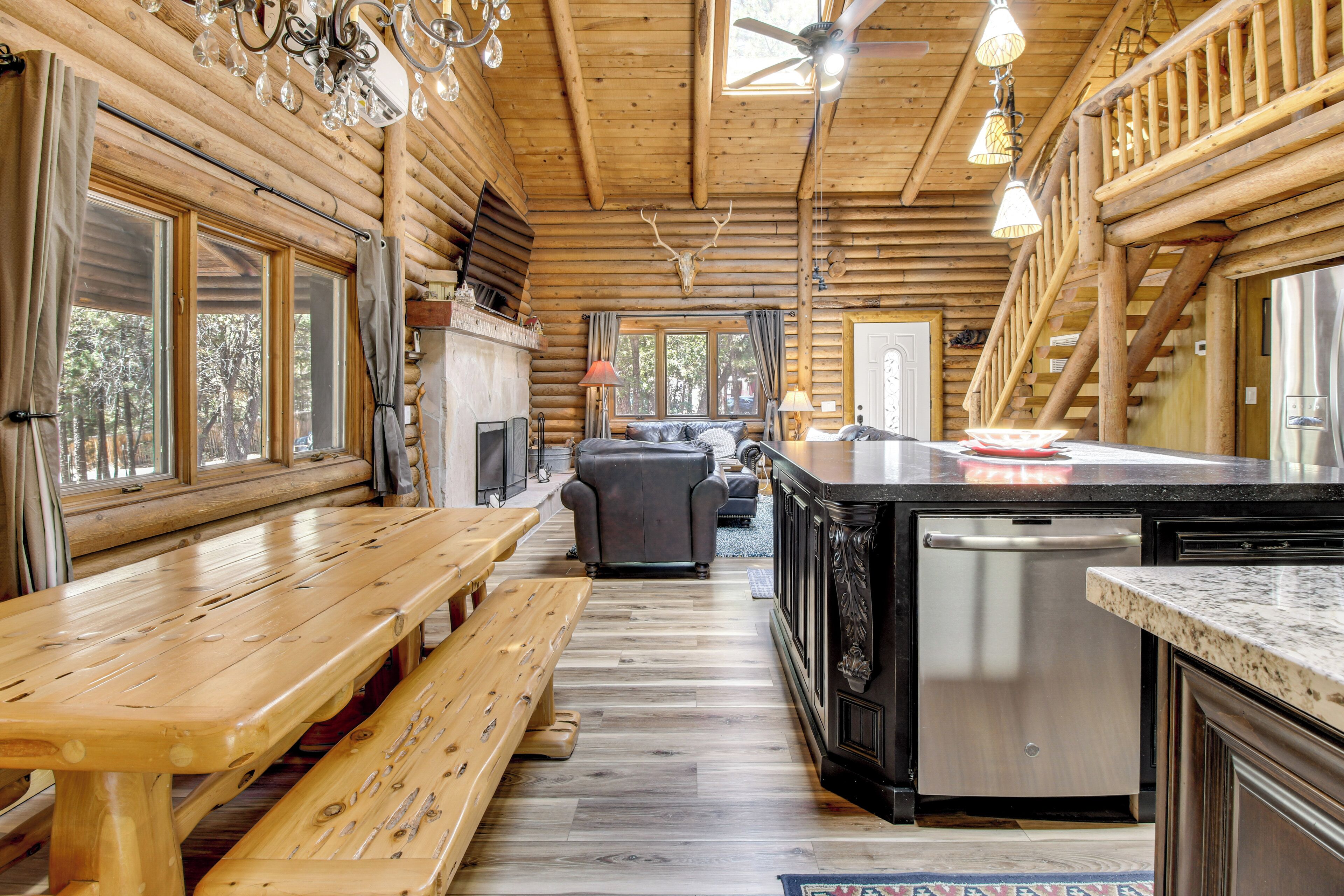 Cozy Log Cabin On 1/2 Acre In Lakeside! - Show Low, AZ