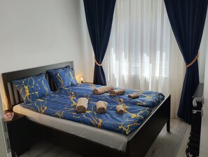 3 quartos, ferros/tábuas de passar roupa, Wi-Fi, roupa de cama