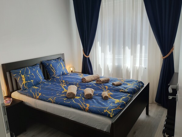 3 bedrooms, iron/ironing board, WiFi, bed sheets