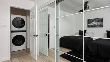 2 habitaciones, tabla de planchar con plancha y wifi gratis