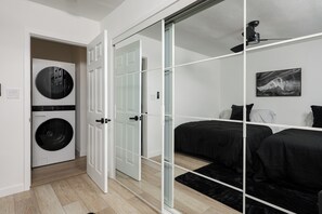 2 chambres, fer et planche à repasser, Wi-Fi gratuit, draps fournis