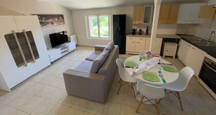 50 sqm apartment in Vaugneray - Quiet, nature and comfort 18 km from Lyon