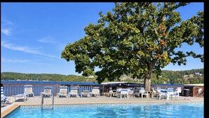 Unclassified image, 3 of 17, button - Private Deck ⎮ Direct Lake Views (Osage Beach)