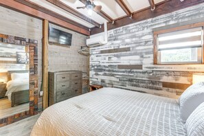 1 chambre, bureau, fer et planche à repasser, accès Internet
