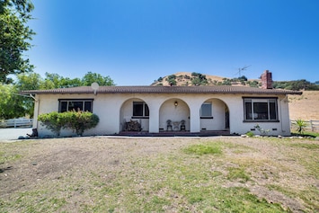 Paicines Vacation Rental | 3BR | 2BA | 1 Step Required | 1,863 Sq Ft