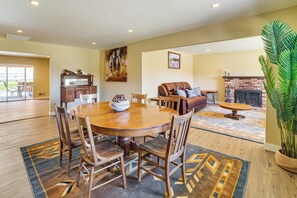 Dining - Fenced Yard & Outdoor Bar: Hillside Paicines Home! (Paicines)