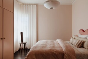 2 slaapkamers, een bureau, wifi, beddengoed