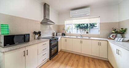 Ambrosia - Designer 3BR WiFi