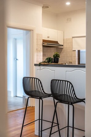 Interior - Jupiter - 3BR WiFi BBQ (Torrensville)